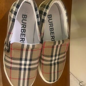 Burberry Thompson Check Slip on Made in Italy Footwear.